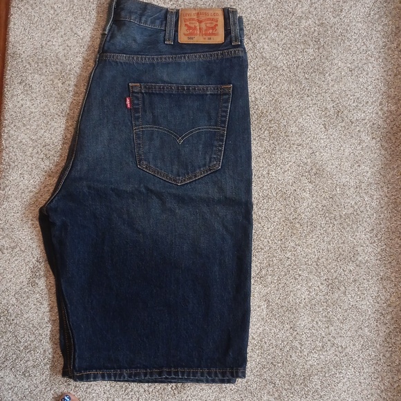 Another pair Levi shorts 38 - Picture 3 of 5